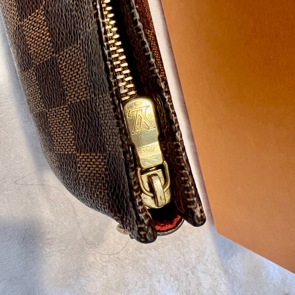 ***100% AUTHENTIC*** Louis Vuitton Damier Ebene Trousse Pochette (MIF) - Picture 9 of 9